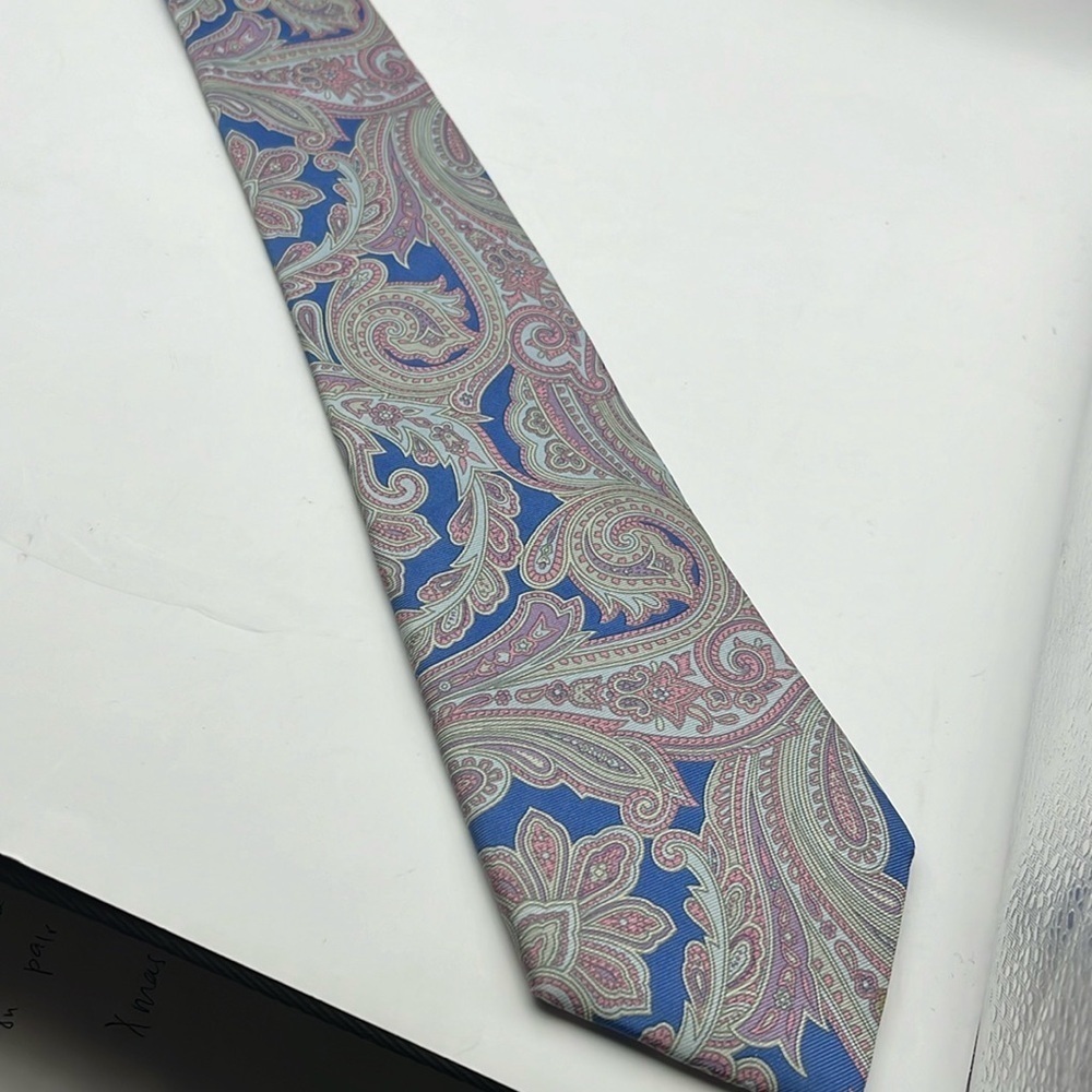 100% Silk 90s paisley Strathmore vintage tie necktie blue pink classic